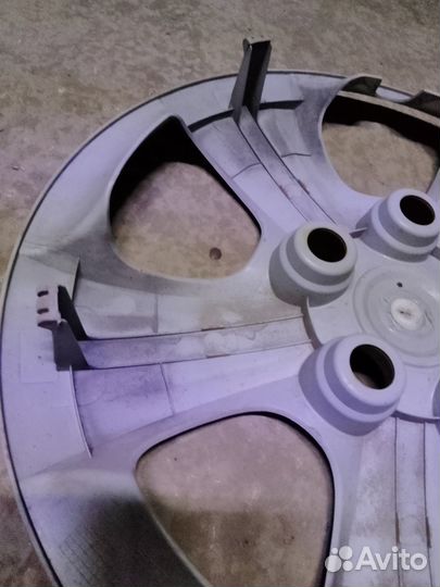 Колпаки на Hundai i30 и opel Corsa R15 б/у по 4шт