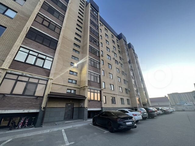 2-к. квартира, 82 м², 1/10 эт.