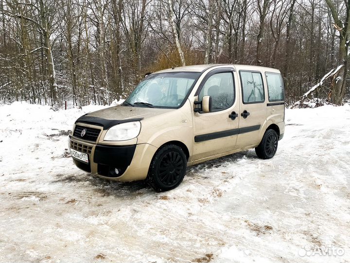 Водитель-курьер на своём авто каблук