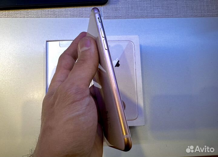 iPhone 8, 64 ГБ