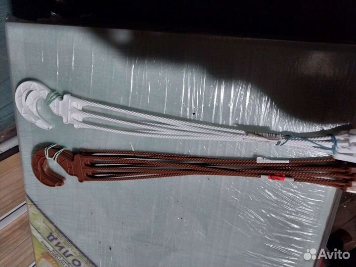 Крючок - подвес для цветочного горшка