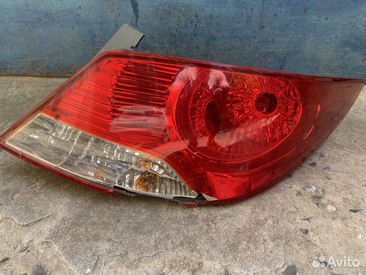 Задняя фара на hyundai solaris 1