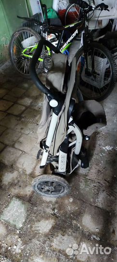 Детская прогулочная коляска