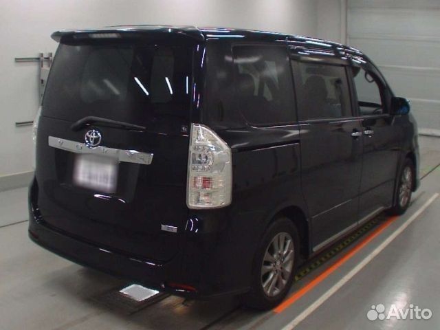 Toyota Voxy 2.0 CVT, 2012, 72 000 км