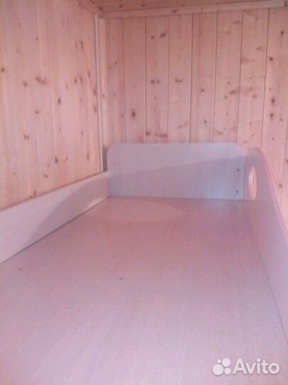 Кровать детская со шкафом и столом. кровать-чердак