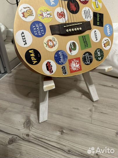 Подставка для гитары