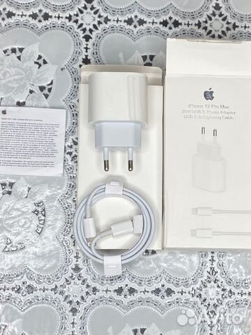 Зарядка на iPhone 20w новая