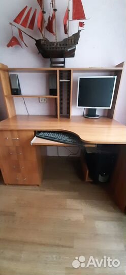 Письменный стол с полками бу