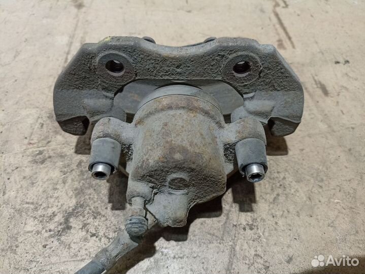 Суппорт тормозной передний правый Ford Focus II ре