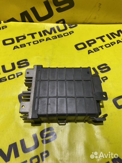 Блок управления двигателем Audi 80, Passat B3