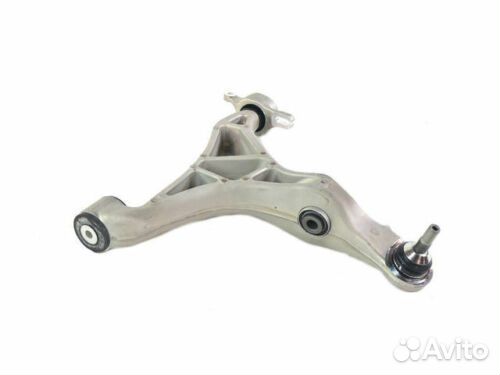 Рычаг нижний Jeep Grand Cherokee WK2