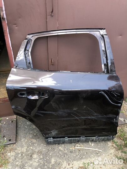 Продам дверь на Рено Аркана