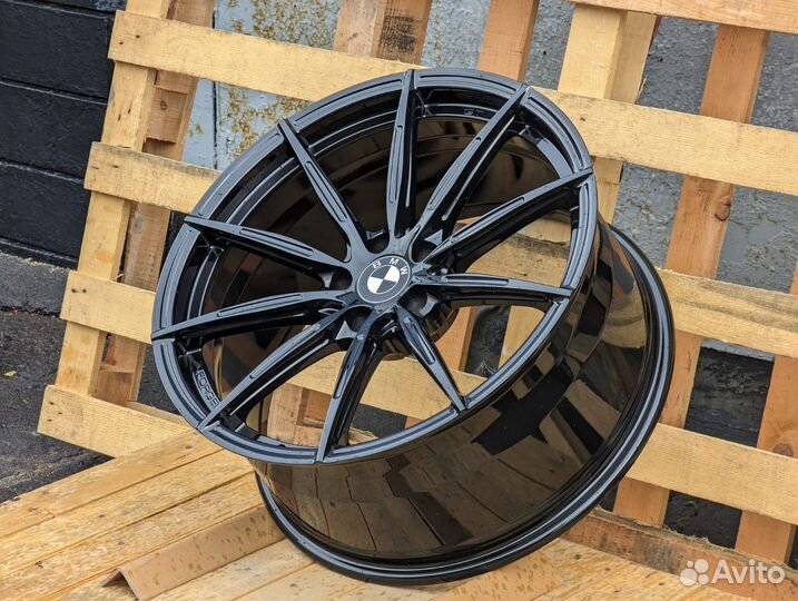 Кованые диски GT Forged R20 на BMW M5 / M8