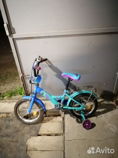 Велосипед детский четырехколесный