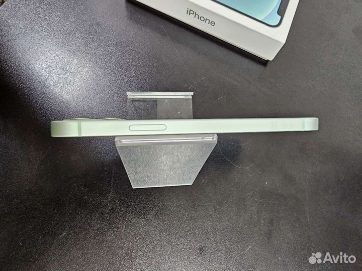 iPhone 12, 64 ГБ