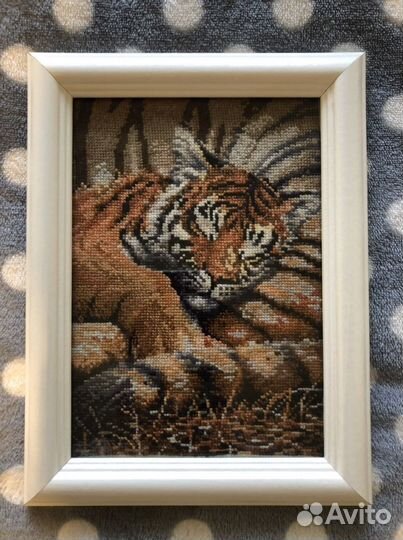 Тигренок. Вышивка в рамке
