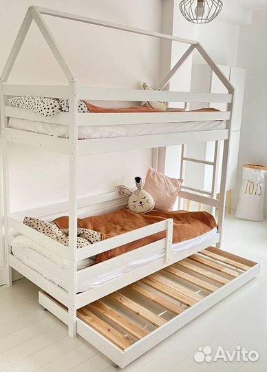 Двухъярусная кровать