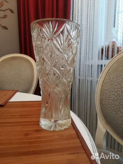Хрустальная ваза