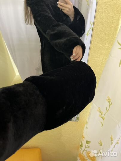 Шуба мутоновая с норковым воротником 44