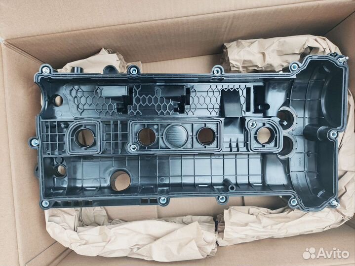 Клапанная крышка Land Rover Freelander 2 ecoboost