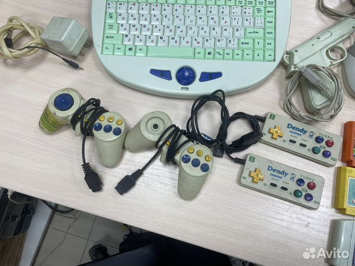 Игровая приставка Магистр Гений (Сзр)