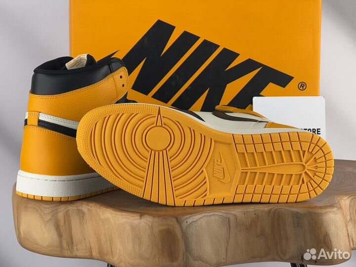 Кроссовки Nike Air Jordan 1 High Yellow Toe