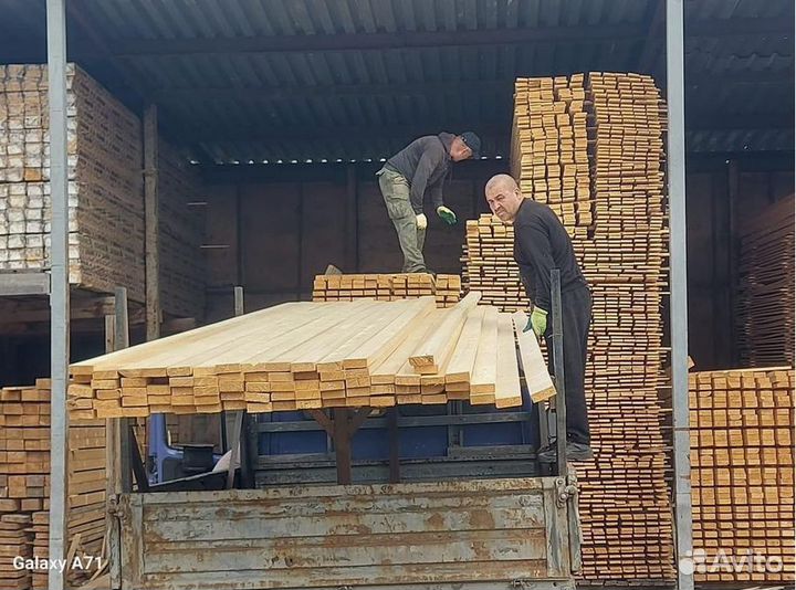 Обрезной брус 100х150х6000 из ели