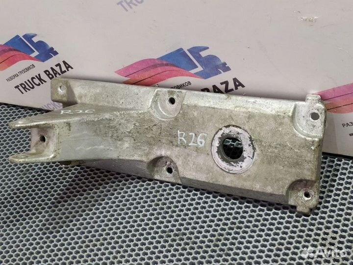 Кронштейн кабины Renault Magnum