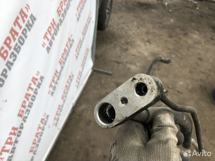 Ниссан Трубка / шланг кондиционера воздуха