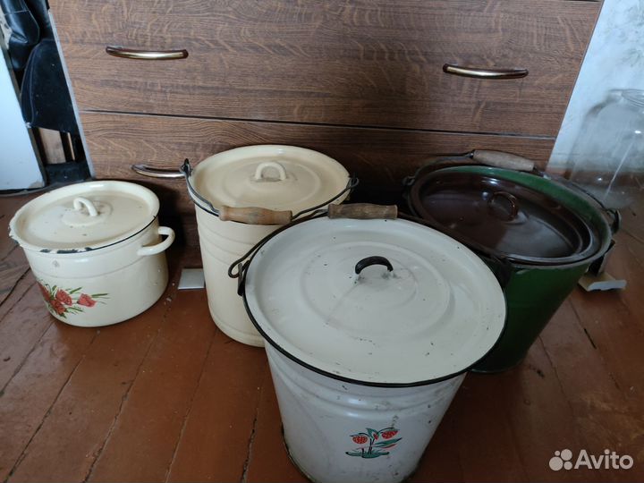 Кастрюля эмалированная