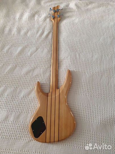 Бас гитара Feeling