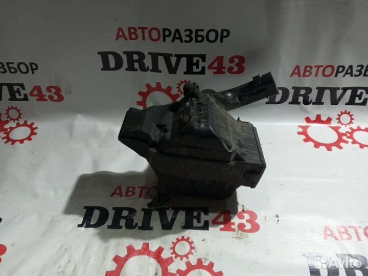 Корпус воздушного фильтра Nissan Note 11 wagon