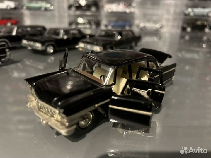 Модели машин (8 шт) правителей 1:43