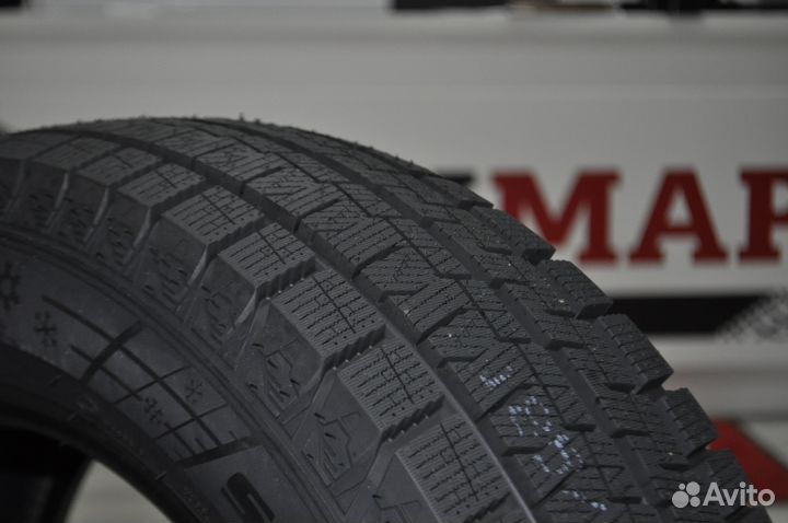 Habilead SnowShoes AW33 275/45 R20 110H