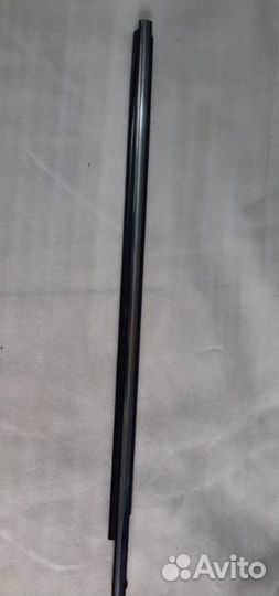 Молдинг на дверь передний правый Toyota