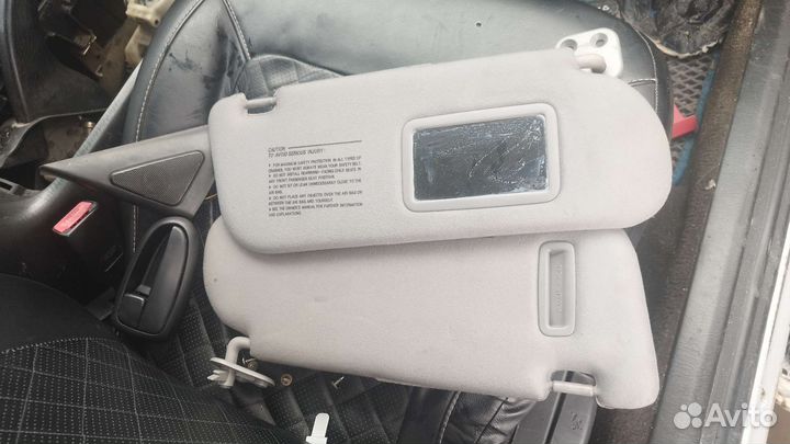 Солнцезащитный козырек