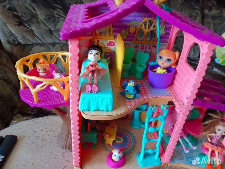 Домик для кукол Enchantimals с куклами и мебелью