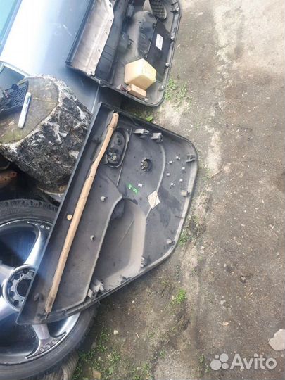 Обшивка двери задняя правая Renault Logan 2011г