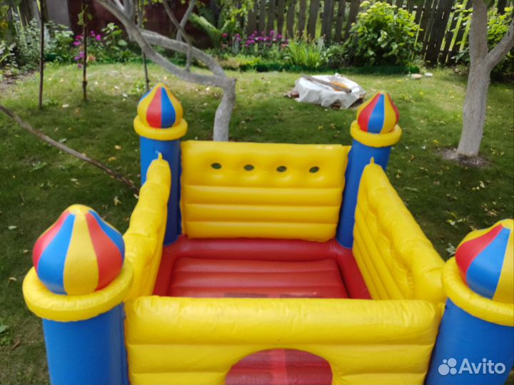 Надувной игровой центр