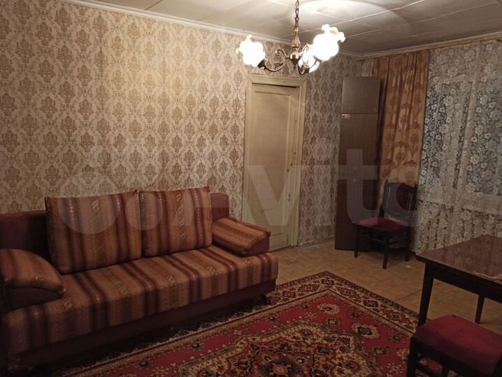 2-к. квартира, 43 м², 1/3 эт.