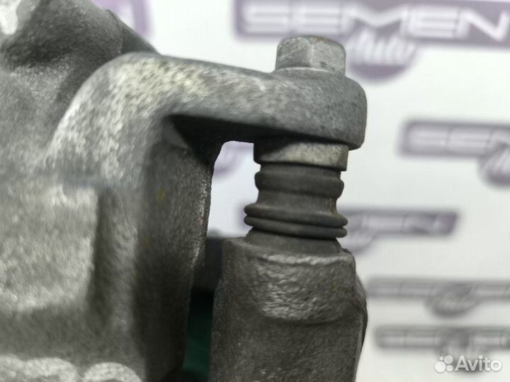 Суппорт передний правый Nissan Teana J32 2008-2014