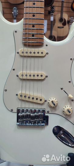 Электрогитара JET JS-300 OW (Stratocaster) Белая