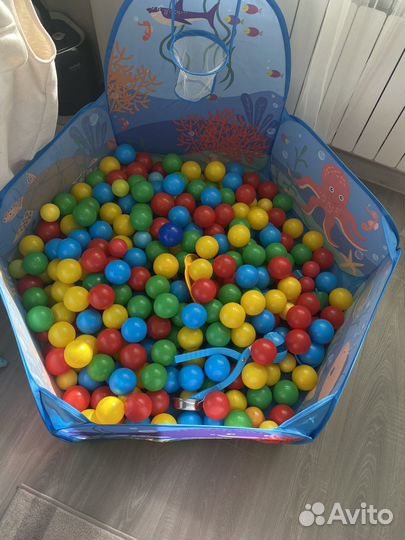 Сухой бассейн с шариками