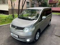 Nissan Serena 2.0 CVT, 2005, 266 212 км, с пробегом, цена 930 000 руб.