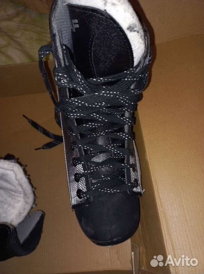 Коньки хоккейные