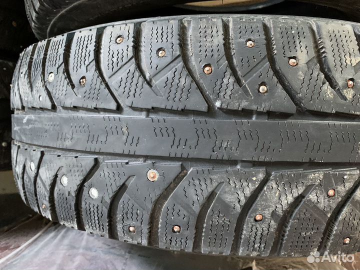 Bridgestone Ice Cruiser 7000 215/65 R16