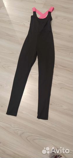 Комбинезон для занятия фитнессом