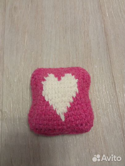 Вязанная мини подушка маленькая