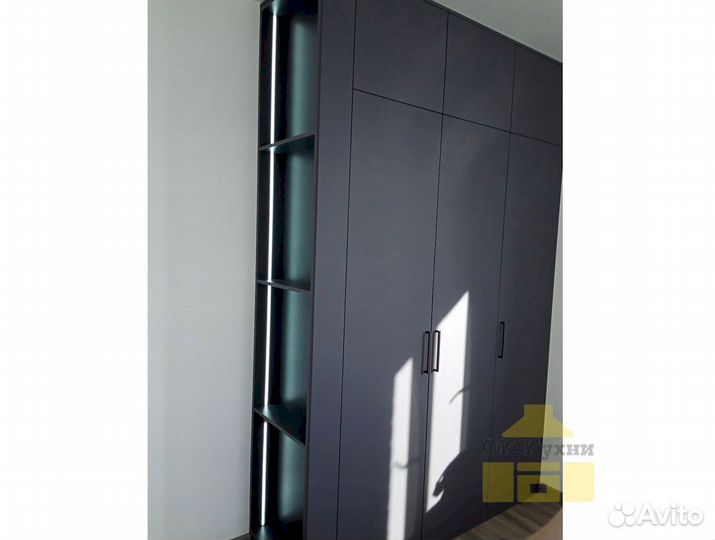 Встраиваемый шкаф