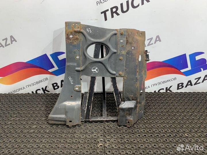 Кронштейн подножки правый Mercedes-Benz Actros